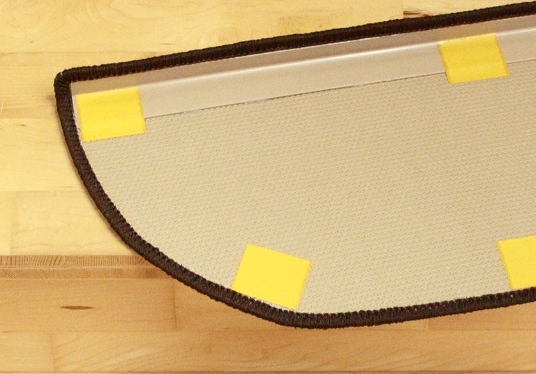 Protiskluzný nášlap na schody Icona 39 hnědý